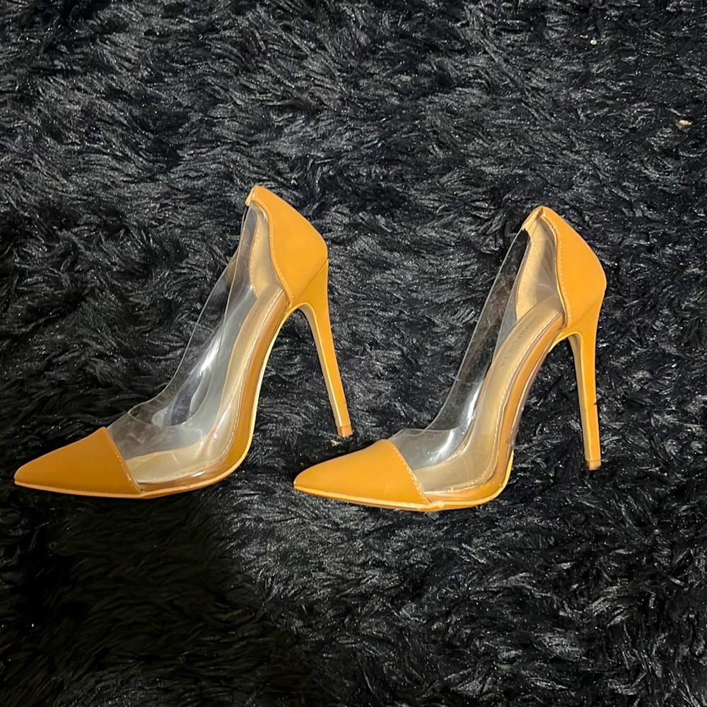 Pointy Toe Heels. NWOT